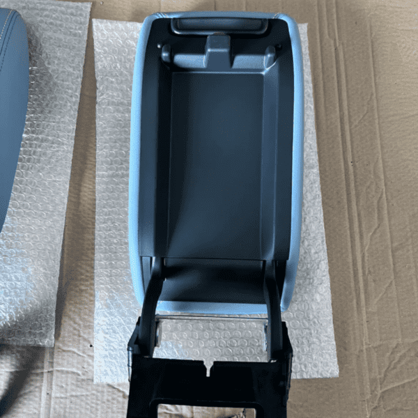 11D 864 207 armrest lid is suitable for the Volkswagen ID4 - Image 4