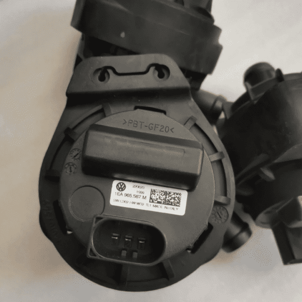 1EA 965 567 M Water Pump Assembly