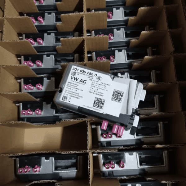 3Q1 035 282D Emergency Call Module - Suitable for Volkswagen Q2L – Image 3