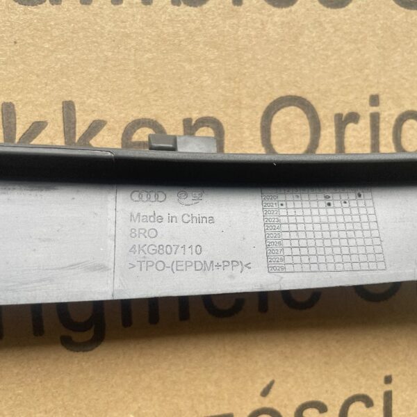 4KG 807 110 spoiler suitable for Audi A7L - Imagen 3