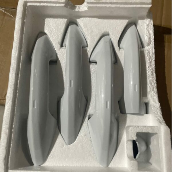 89D 839 240 GRU handle is for the Audi Q5e tron – Bild 3