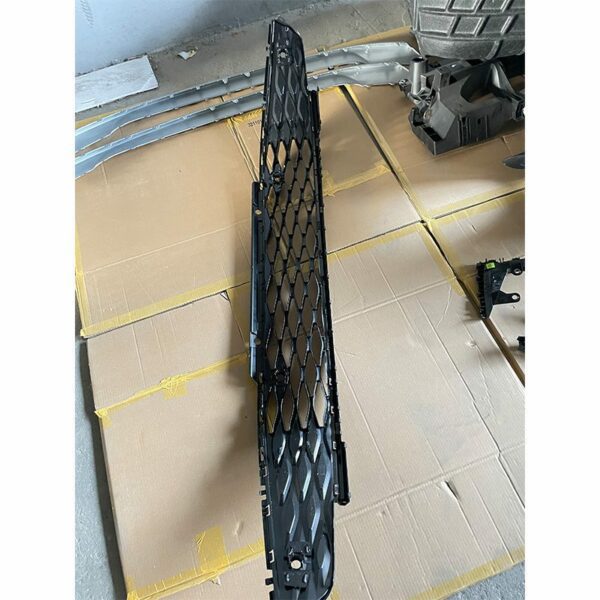 12D 853 671 Lower Grille - Suitable for Volkswagen ID6 – Bild 4