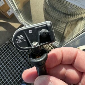 X01-37000023 Tire Pressure Sensor - Suitable for Li Auto L7, L8, L9 - JLL Auto Parts