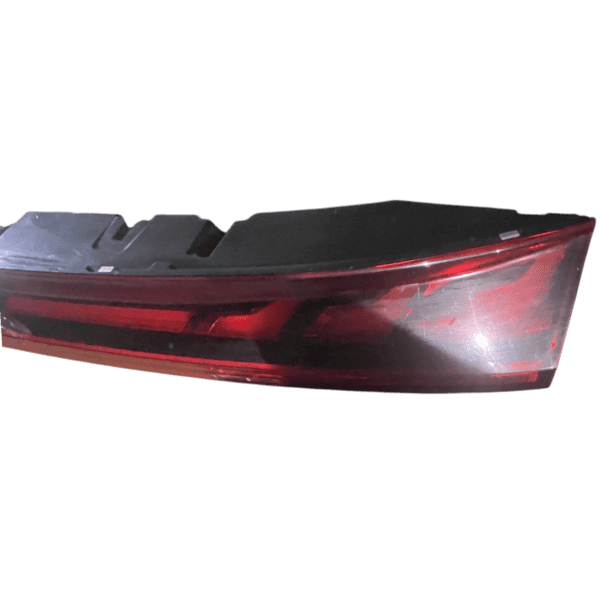 4CG945095B Middle Tail Light Suitable for Audi Q6 – Image 3